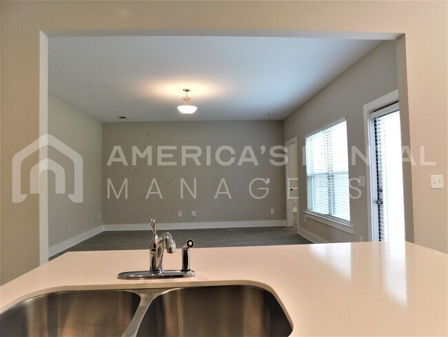 Building Photo - 15531 Crimson Rdg Cir