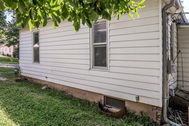 Building Photo - Remodeled 2-Bedroom Bungalow with Detached Garage & Large Backyard