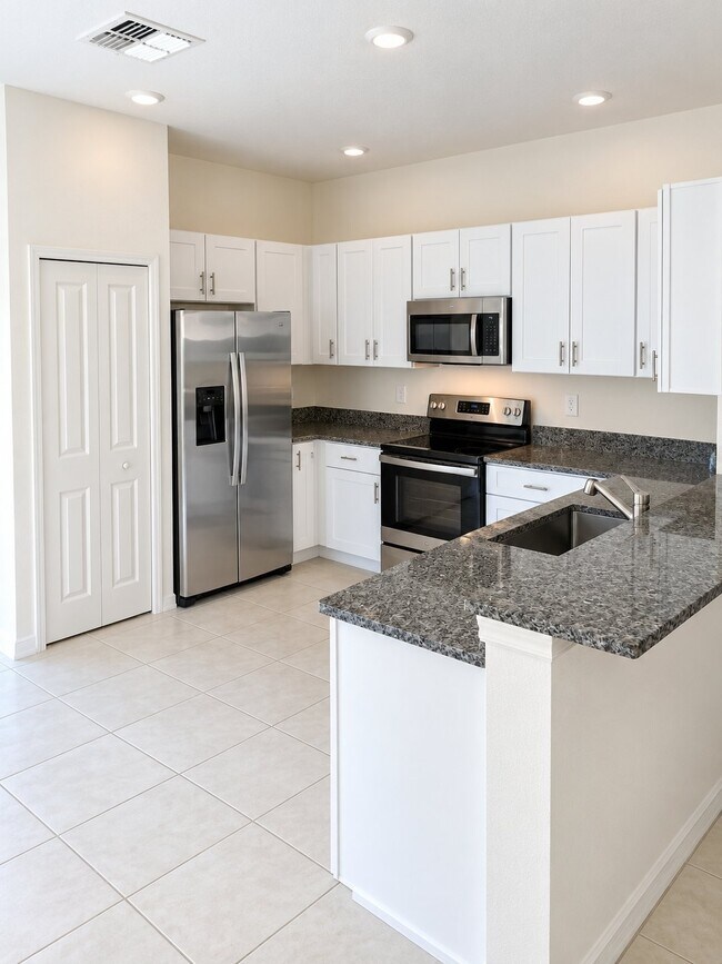 Building Photo - 6100 Acara Ln