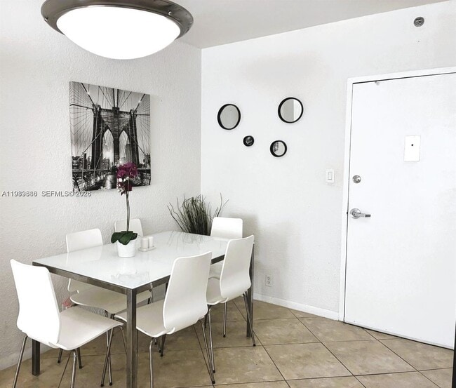 Building Photo - 1000 West Ave