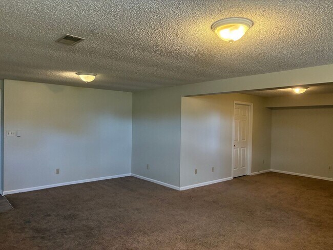 Building Photo - 1331 AmandaJo Drive