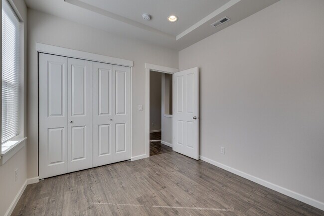 Building Photo - Stunning & Spacious Lynnwood Rental Available Now!