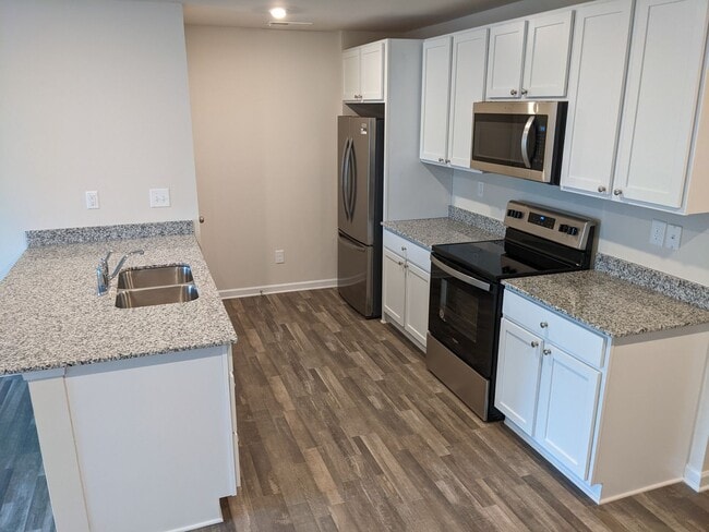 Building Photo - 2 Story Townhome-Salisbury
