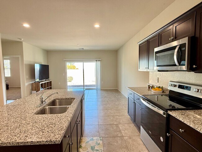 Building Photo - Large Newer-Built 4 Bedroom 2 Bathroom 3 Car Garage Home in Coolidge!