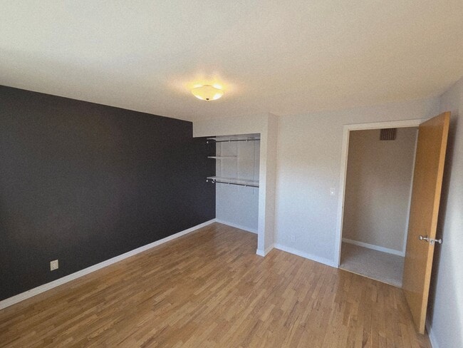 Building Photo - 3Bedroom, 2.5 Bath Mid Century Modern Home...