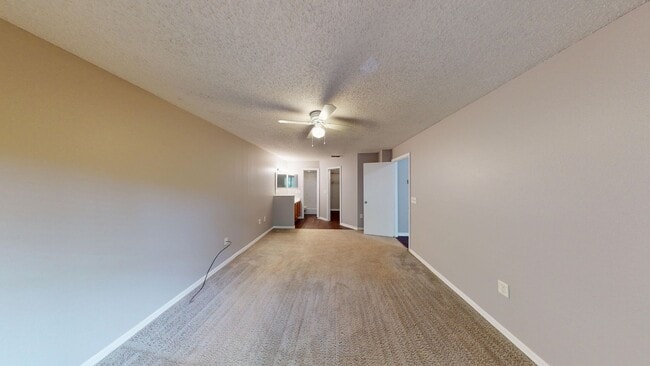Building Photo - 3 Bedroom/ 2 Bathroom Home in Orlando!