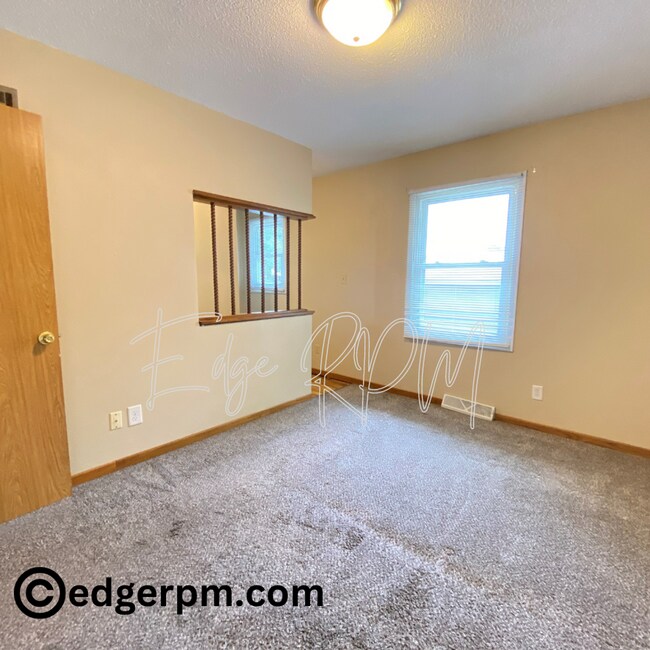 Building Photo - 2624 W 3rd St