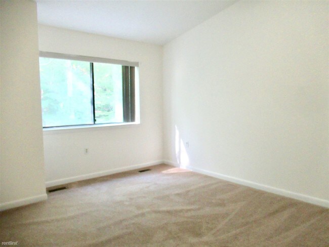 Building Photo - 2 br, 2 bath  - 8009 Greenspring Way Apt F