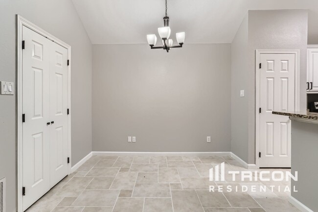 Building Photo - 1705 Alpine Dr