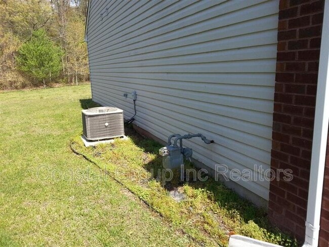 Building Photo - 620 Annaka Loop