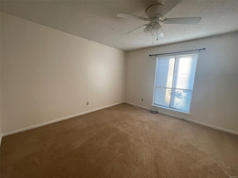 Building Photo - 55 Rosewood Ct