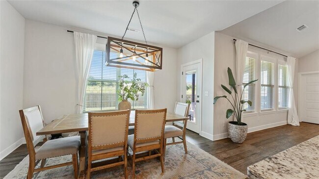 Building Photo - 4103 SW Wheatgrass Blvd