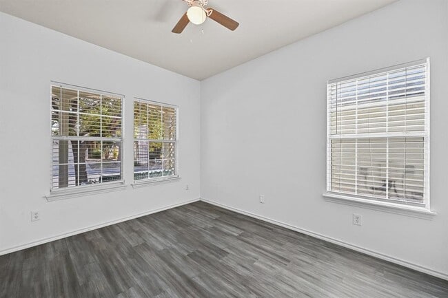 Building Photo - 9206 Brents Elm Dr