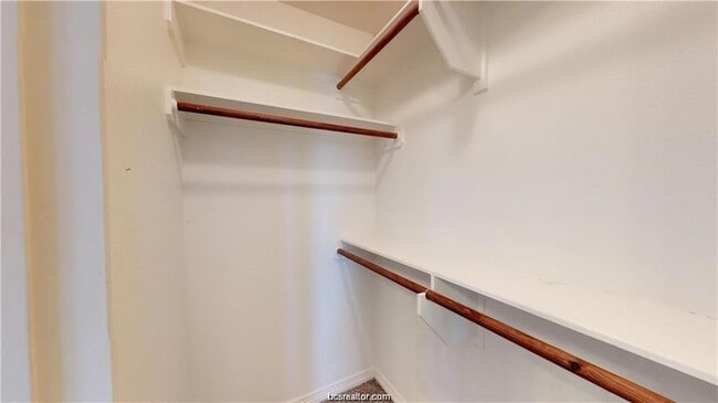 Building Photo - Lakeridge Townhomes #706