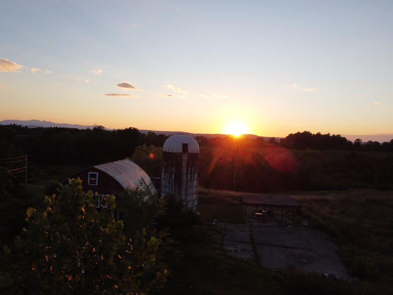 Sunset Views - 388 Eichybush Rd