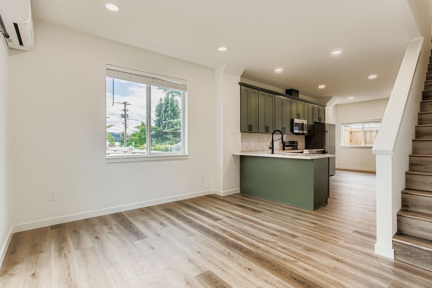 Building Photo - 4465 SE 28th Pl