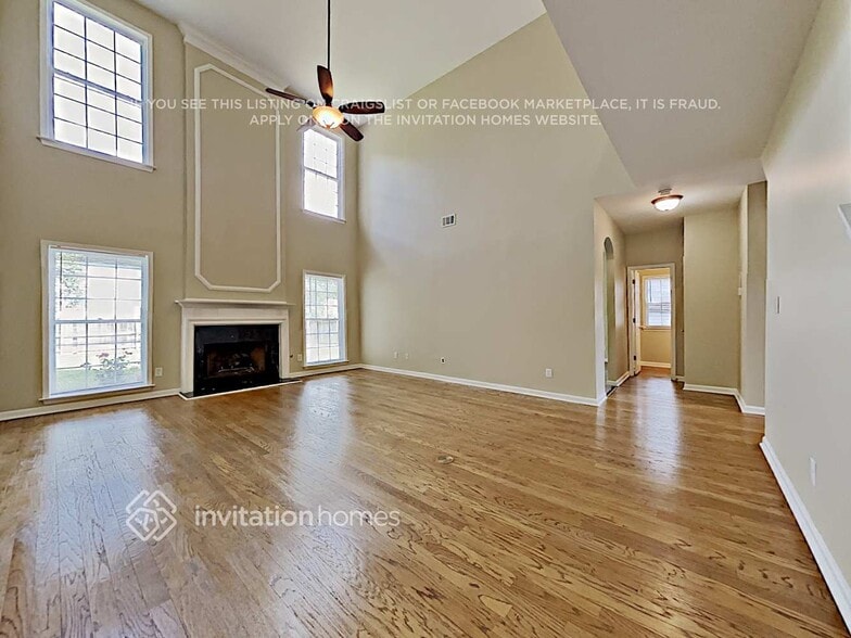 Building Photo - 515 Weatherstone Ct