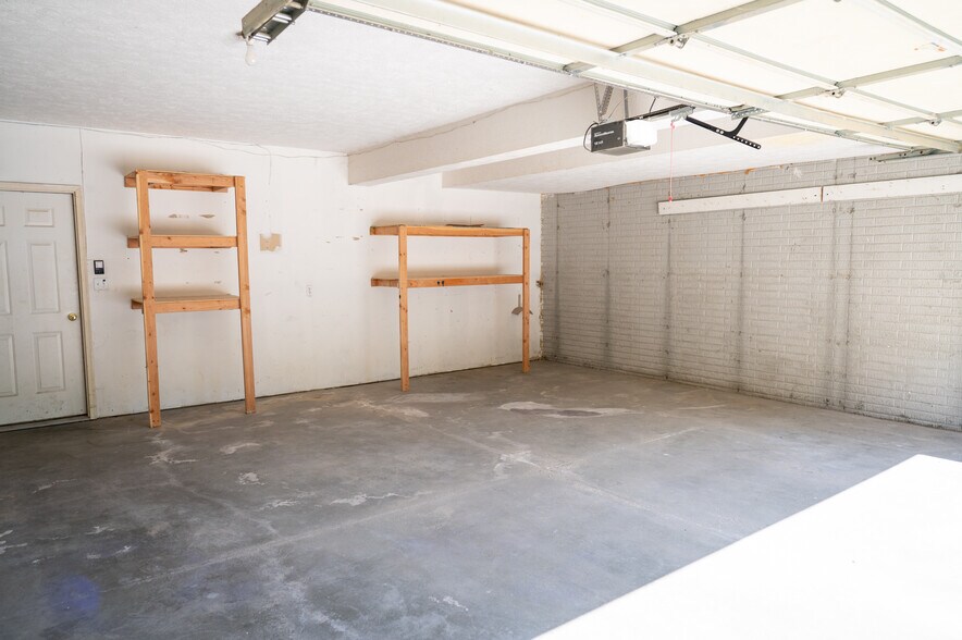 Building Photo - 1727 N 57th Ave