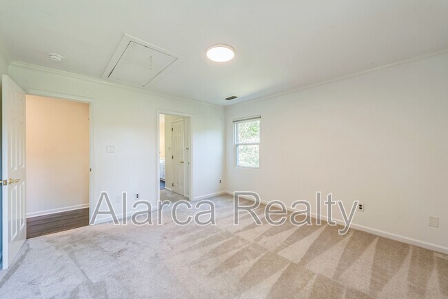 Building Photo - 43b Court St