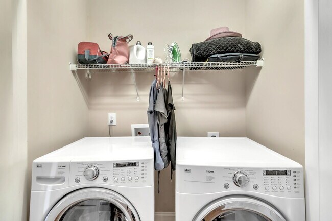 Building Photo - 124 Gallery Dr