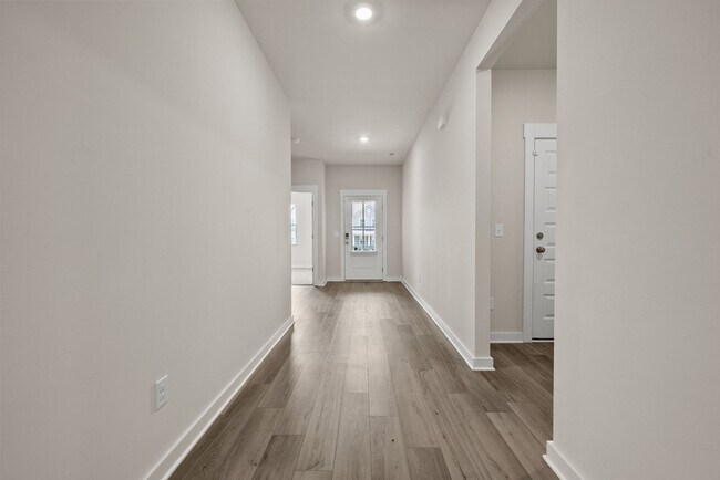 Building Photo - 1145 Ross Farms Blvd