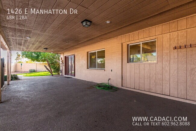Building Photo - 1426 E Manhatton Dr