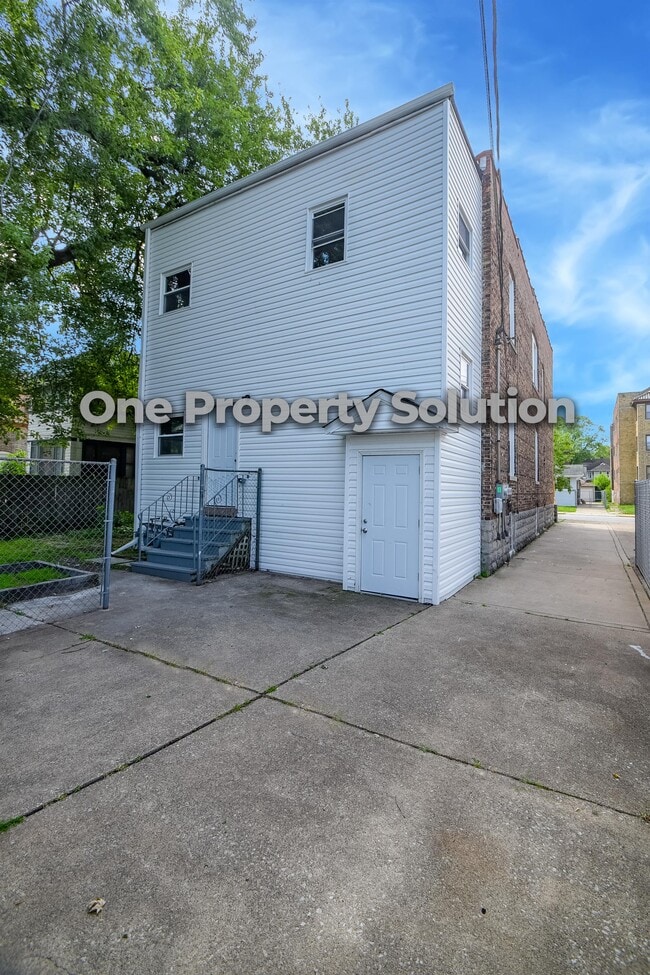 Building Photo - 35 Ruth St