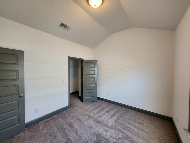 Building Photo - 5814 Whispering Pnes Wy