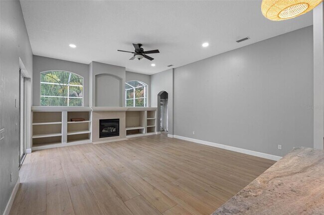 Building Photo - 16750 Ivy Lake Dr