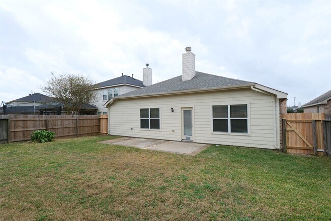 Building Photo - 24622 Colonial Maple Dr