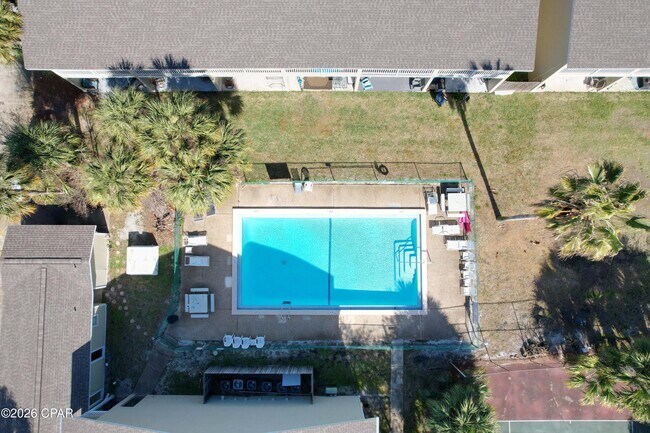 Building Photo - 6903 N Lagoon Dr