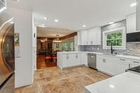 Building Photo - 5210 River Park Villas Dr