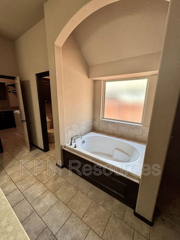 Building Photo - 3121 SW 136th Terrace