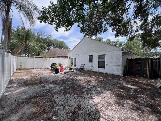 Building Photo - 10027 Creekwater Blvd