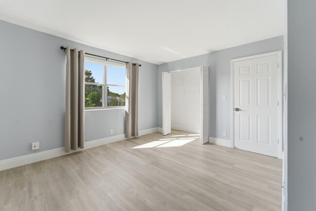 Building Photo - 11477 NW 39th Ct