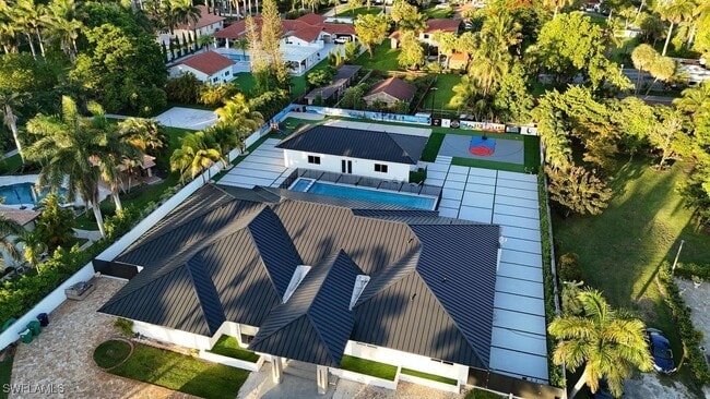 Building Photo - 365 NW 132nd Ave