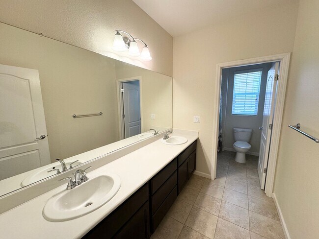 Building Photo - Perfect Shape Single Family Home in Dublin Hills