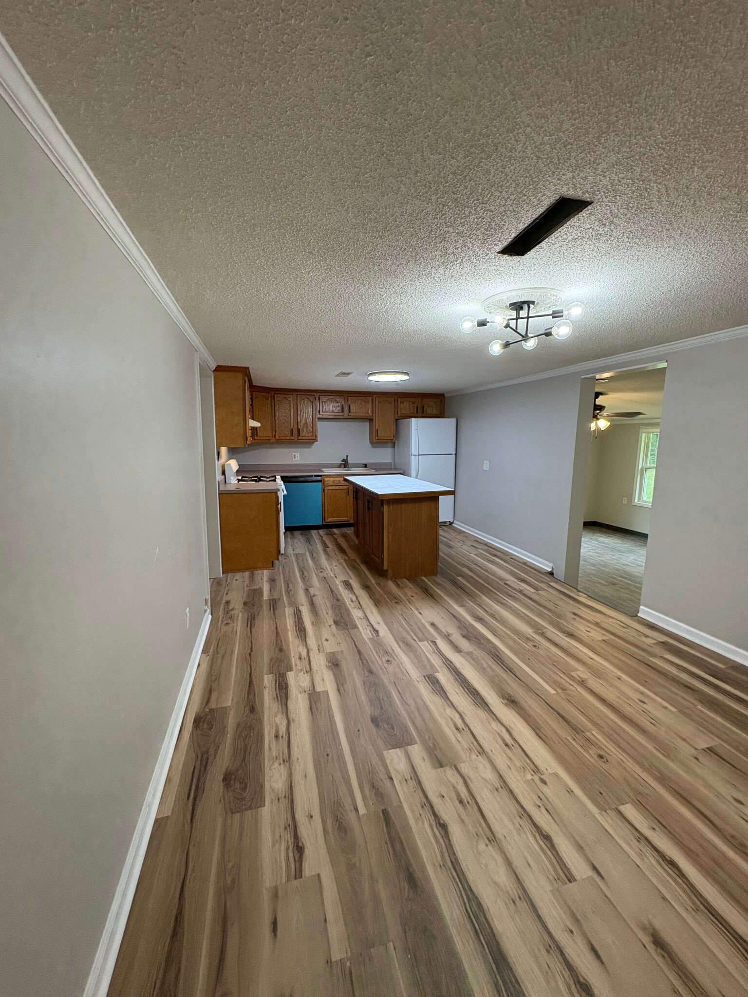 Building Photo - 1213 Starke Ave