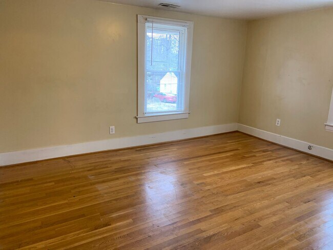 Building Photo - 1105 McCormick St