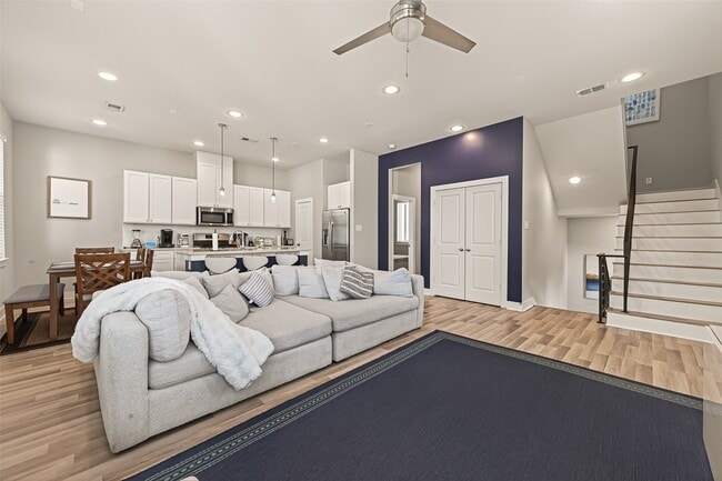 Building Photo - 6744 Del Rio St