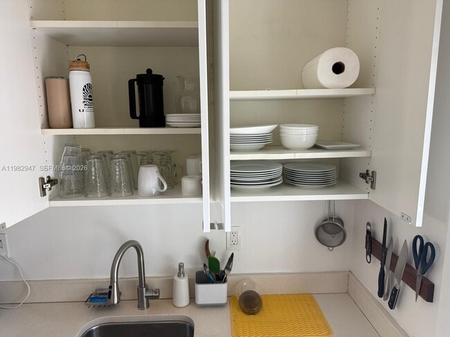 Building Photo - 901 Meridian Ave