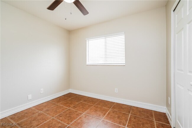 Building Photo - 2122 NE 20th Ln