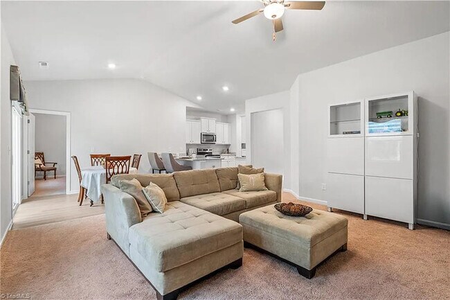 Building Photo - Earn Wealth While Leasing - Like a Homeown...