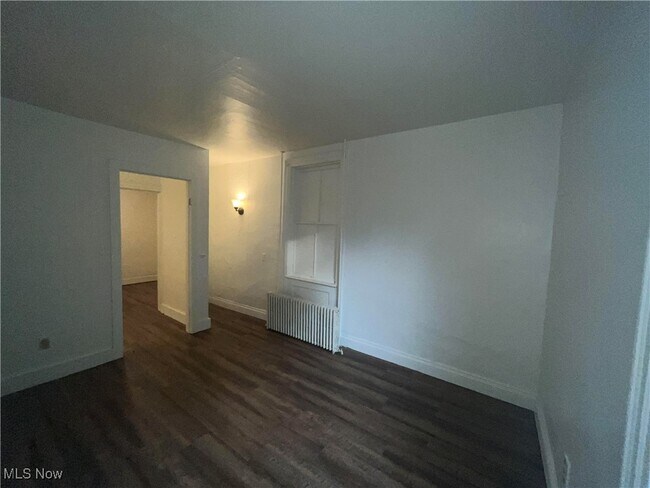 Building Photo - 5466 S Ridge Rd