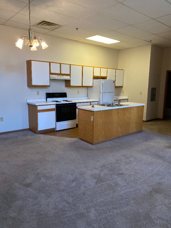 Primary Photo - 611 24th Ave E