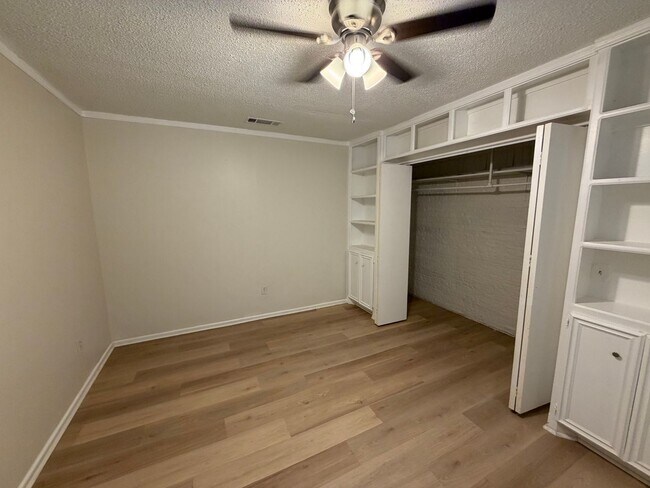 Building Photo - Fab 4 bed 2 bath 2 garage