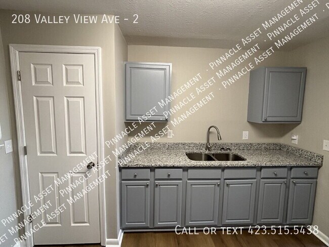 Building Photo - 208 Valley View Ave