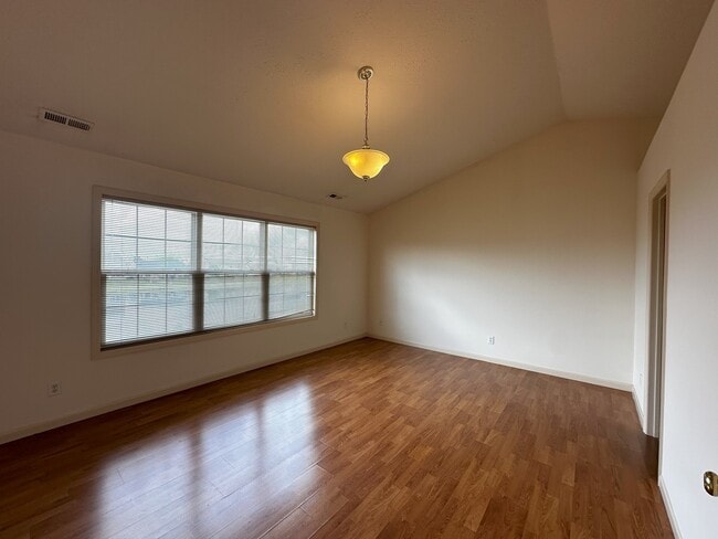 Building Photo - 3922 Wildflower Dr