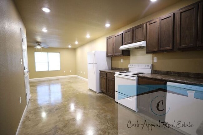Building Photo - Move in special $600!! Recently built 2 be...