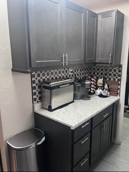 Building Photo - 7730 Arlington Ave